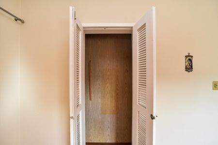 Casa à venda com 246m², 4 quartos e 3 vagasCloset da Suíte 2