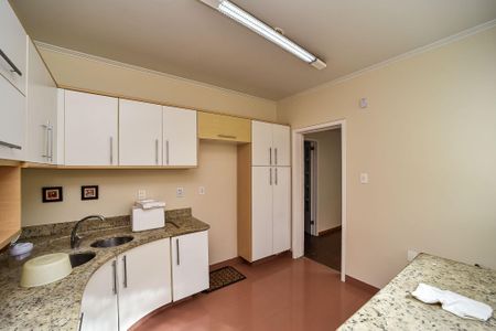 Casa à venda com 246m², 4 quartos e 3 vagasCozinha