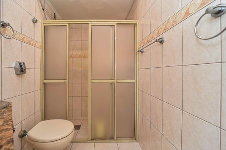 Casa à venda com 246m², 4 quartos e 3 vagasBanheiro da Suíte 1