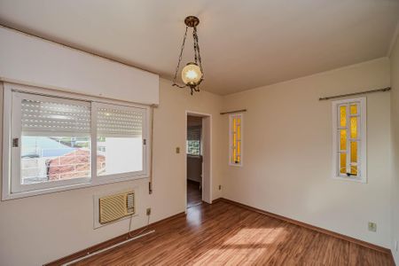 Casa à venda com 246m², 4 quartos e 3 vagasSuíte 2