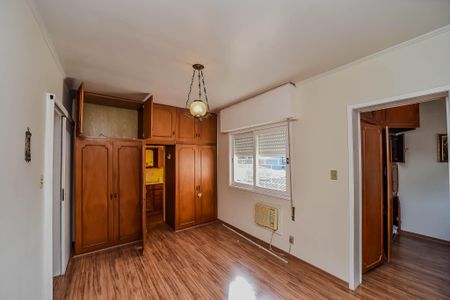 Casa à venda com 246m², 4 quartos e 3 vagasSuíte 2