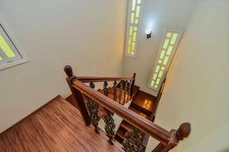 Casa à venda com 246m², 4 quartos e 3 vagasEscada