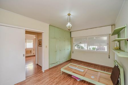 Casa à venda com 246m², 4 quartos e 3 vagasQuarto 2