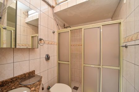 Casa à venda com 246m², 4 quartos e 3 vagasBanheiro da Suíte 1