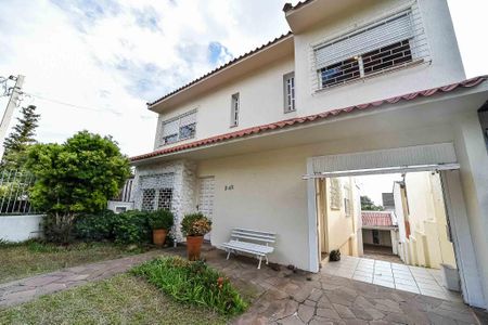 Casa à venda com 246m², 4 quartos e 3 vagasFachada
