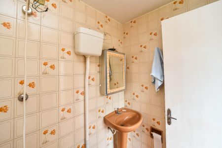 Casa à venda com 246m², 4 quartos e 3 vagasBanheiro de serviço