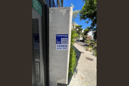 Apartamento à venda com 135m², 4 quartos e 2 vagas Apartamento à venda com 135m², 4 quartos e 2 vagasPlaca