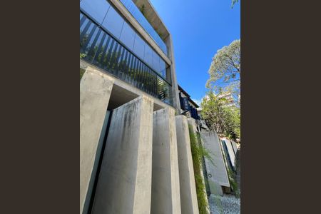 Apartamento à venda com 135m², 4 quartos e 2 vagas Apartamento à venda com 135m², 4 quartos e 2 vagasFachada