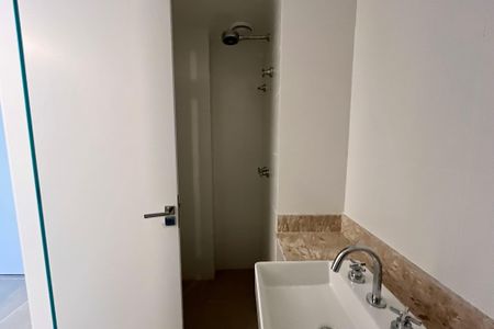 Apartamento à venda com 135m², 4 quartos e 2 vagasBanheiro social 1