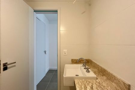 Apartamento à venda com 135m², 4 quartos e 2 vagasBanheiro social 1