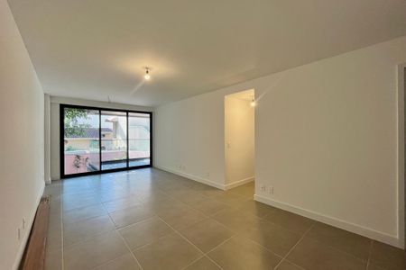 Apartamento à venda com 135m², 4 quartos e 2 vagas Apartamento à venda com 135m², 4 quartos e 2 vagasSala