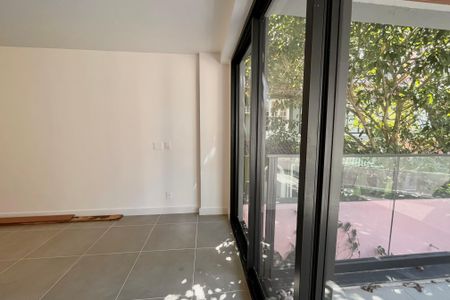 Apartamento à venda com 135m², 4 quartos e 2 vagasVaranda