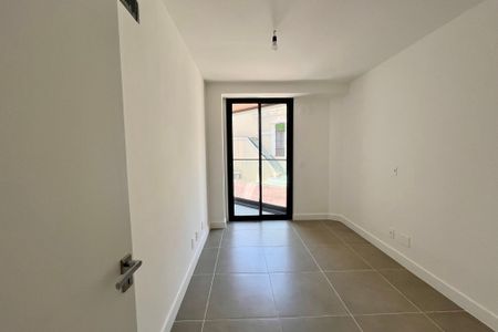 Apartamento à venda com 135m², 4 quartos e 2 vagas Apartamento à venda com 135m², 4 quartos e 2 vagasQuarto 1