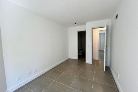 Apartamento à venda com 135m², 4 quartos e 2 vagas Apartamento à venda com 135m², 4 quartos e 2 vagasSuite 1