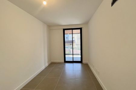 Apartamento à venda com 135m², 4 quartos e 2 vagasQuarto 1