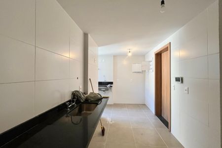 Apartamento à venda com 135m², 4 quartos e 2 vagas Apartamento à venda com 135m², 4 quartos e 2 vagasCozinha