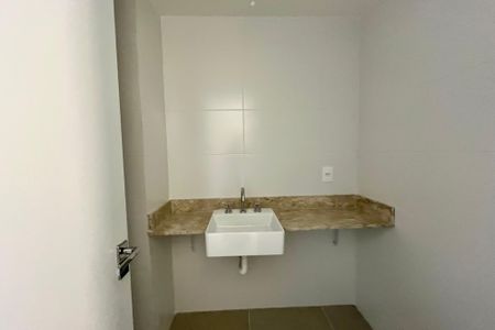 Apartamento à venda com 135m², 4 quartos e 2 vagas Apartamento à venda com 135m², 4 quartos e 2 vagasBanheiro social 1