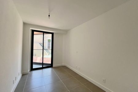 Apartamento à venda com 135m², 4 quartos e 2 vagasQuarto 2