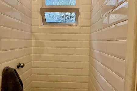 Casa à venda com 266m², 4 quartos e 2 vagasBanheiro de serviço 