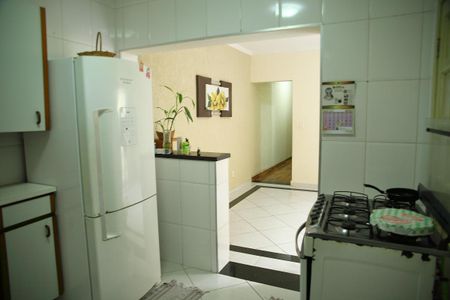 Casa à venda com 150m², 5 quartos e 2 vagasCozinha 