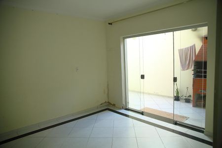 Casa à venda com 150m², 5 quartos e 2 vagasCopa/cozinha 