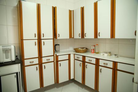 Casa à venda com 150m², 5 quartos e 2 vagasCozinha 