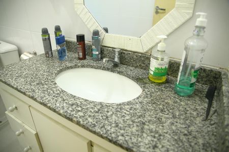 Casa à venda com 150m², 5 quartos e 2 vagasBanheiro