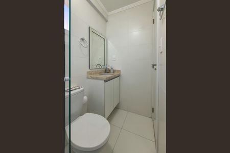 Apartamento para alugar com 70m², 2 quartos e 1 vaga Apartamento para alugar com 70m², 2 quartos e 1 vagaBanheiro da Suíte