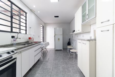 Casa para alugar com 226m², 4 quartos e 3 vagasCozinha 