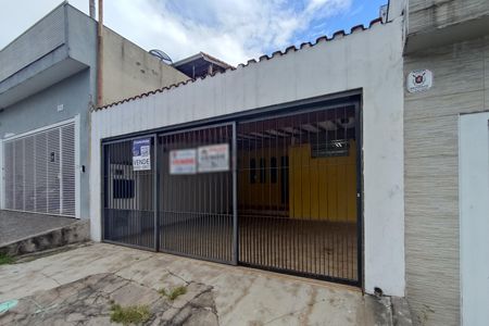 Casa para alugar com 226m², 4 quartos e 3 vagasFachada