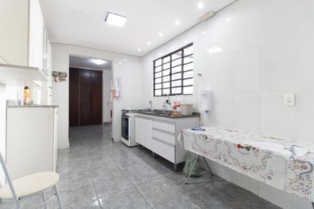 Casa para alugar com 226m², 4 quartos e 3 vagasCozinha 