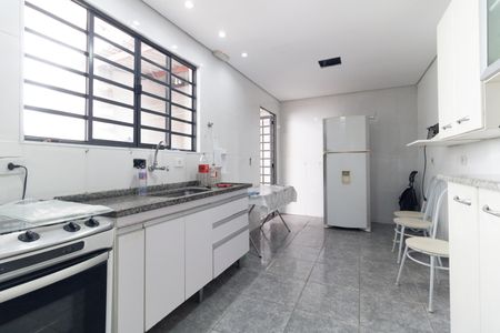 Casa para alugar com 226m², 4 quartos e 3 vagasCozinha 