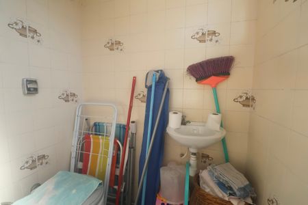 Apartamento para alugar com 80m², 2 quartos e 1 vaga Apartamento para alugar com 80m², 2 quartos e 1 vagaBanheiro de serviço