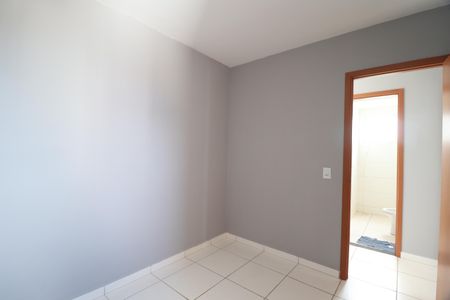 Quarto 1 de apartamento para alugar com 2 quartos, 57m² em Jardim Europa, Uberlândia