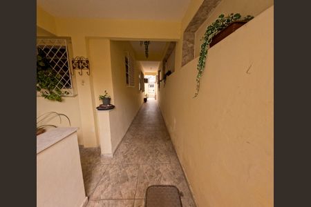 Casa para alugar com 129m², 2 quartos e sem vaga Casa para alugar com 129m², 2 quartos e sem vagaCorredor de entrada