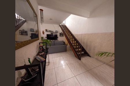 Sala de casa para alugar com 2 quartos, 129m² em Vaz Lobo, Rio de Janeiro