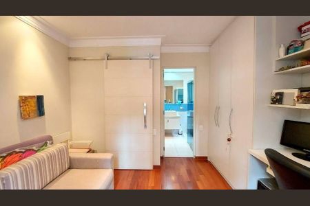 Casa à venda com 3 quartos, 228m² em Educandário, São Paulo