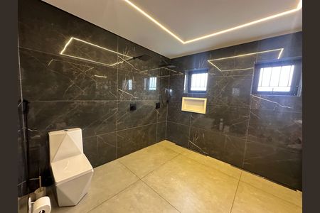 Banheiro da Suíte de casa para alugar com 1 quarto, 1212m² em Terras de San Nicolau, Barueri