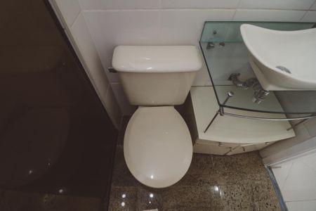 Apartamento à venda com 60m², 2 quartos e 1 vaga Apartamento à venda com 60m², 2 quartos e 1 vagaBanheiro