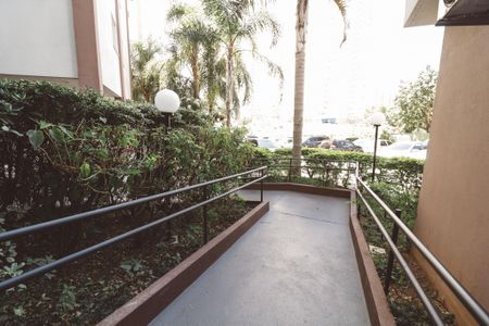 Apartamento à venda com 60m², 2 quartos e 1 vaga Apartamento à venda com 60m², 2 quartos e 1 vagaEntrada