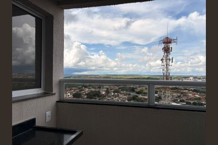 Varanda de apartamento para alugar com 2 quartos, 58m² em Jardim Patricia, Uberlândia