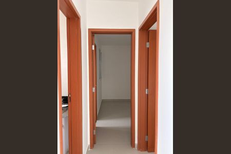 Corredor de apartamento para alugar com 2 quartos, 58m² em Jardim Patricia, Uberlândia