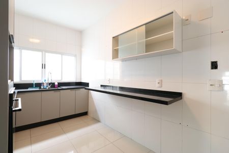 Casa para alugar com 125m², 2 quartos e 1 vagaCozinha 