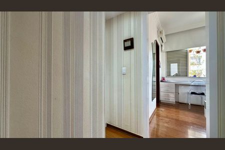 Apartamento à venda com 145m², 4 quartos e 2 vagasQuarto 