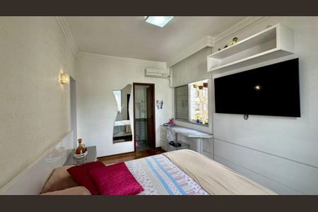 Apartamento à venda com 145m², 4 quartos e 2 vagasQuarto 