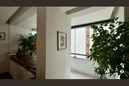 Apartamento à venda com 145m², 4 quartos e 2 vagasVaranda 