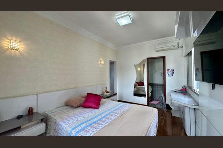 Apartamento à venda com 145m², 4 quartos e 2 vagasQuarto 