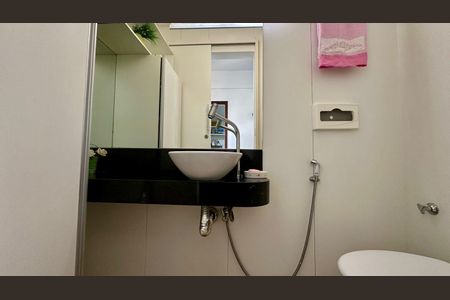 Apartamento à venda com 145m², 4 quartos e 2 vagasBanheiro de serviço 