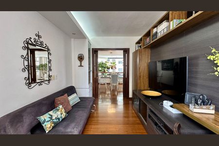 Apartamento à venda com 145m², 4 quartos e 2 vagasQuarto 