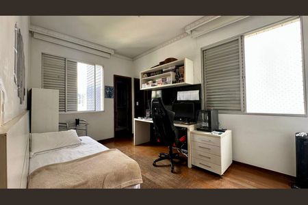 Apartamento à venda com 145m², 4 quartos e 2 vagasQuarto 